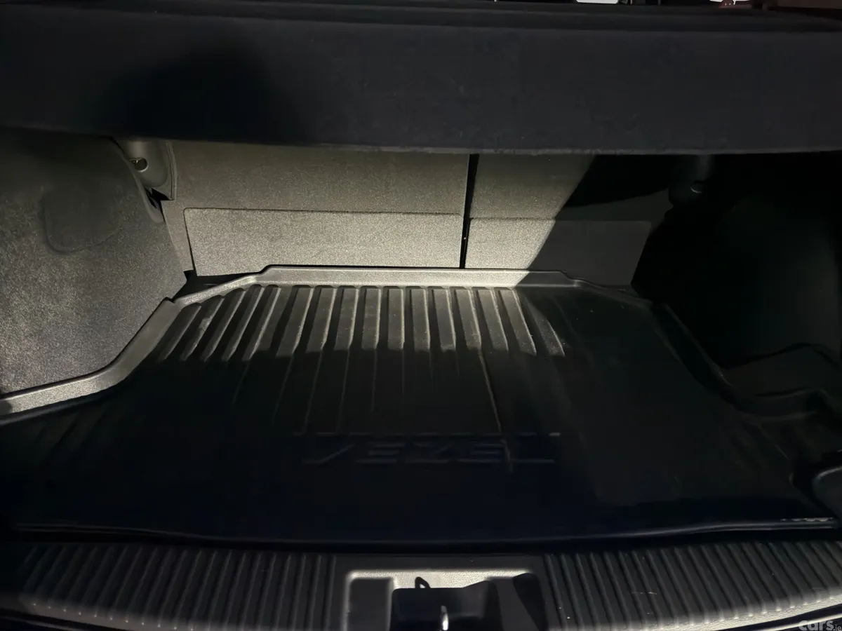 Honda Vezel Hatchback, Petrol Hybrid, 2019, White