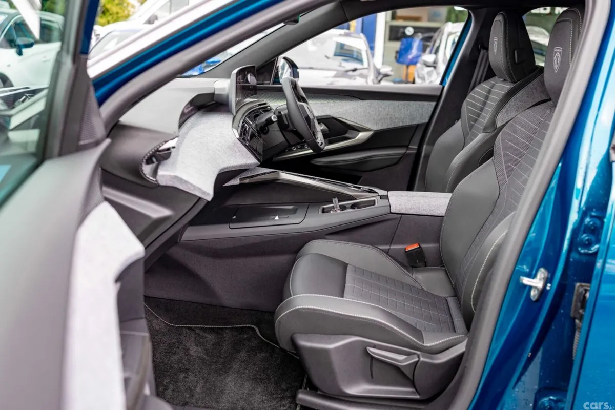 Peugeot 3008 MPV, Petrol Hybrid, 2026, Blue