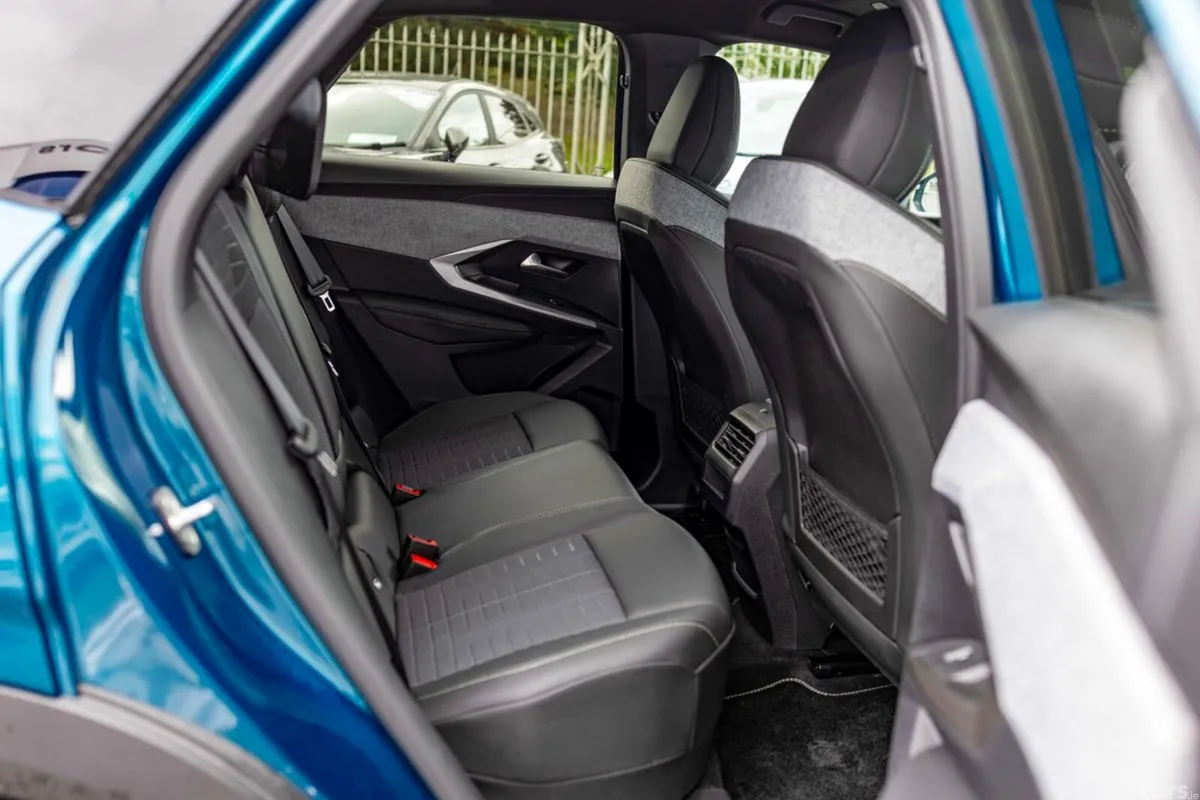 Peugeot 3008 MPV, Petrol Hybrid, 2026, Blue