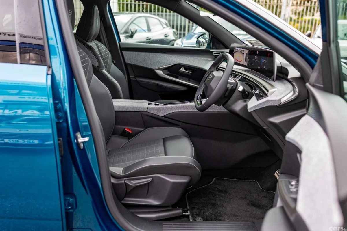 Peugeot 3008 MPV, Petrol Hybrid, 2026, Blue