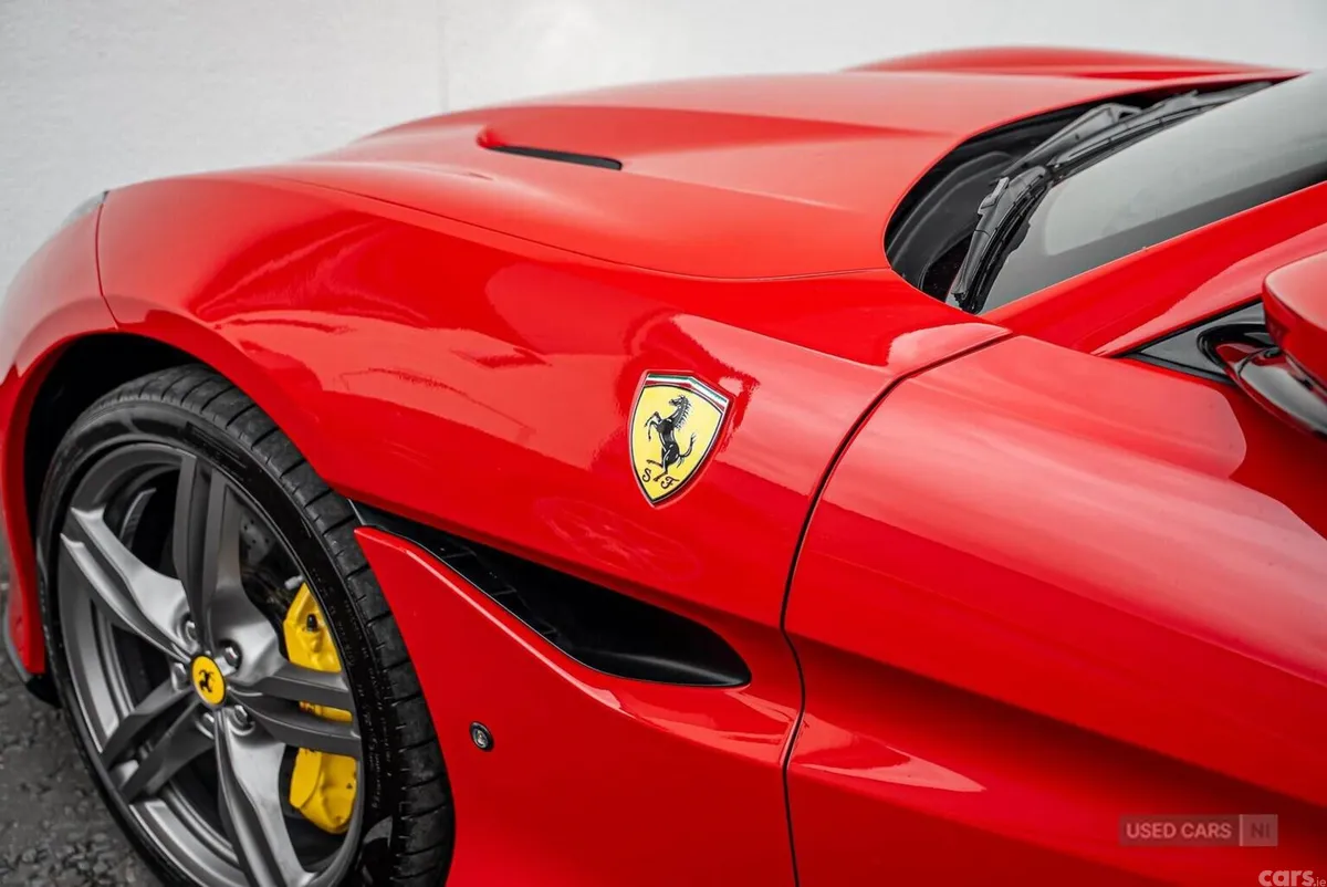 Ferrari Portofino , Petrol, 2019, Red