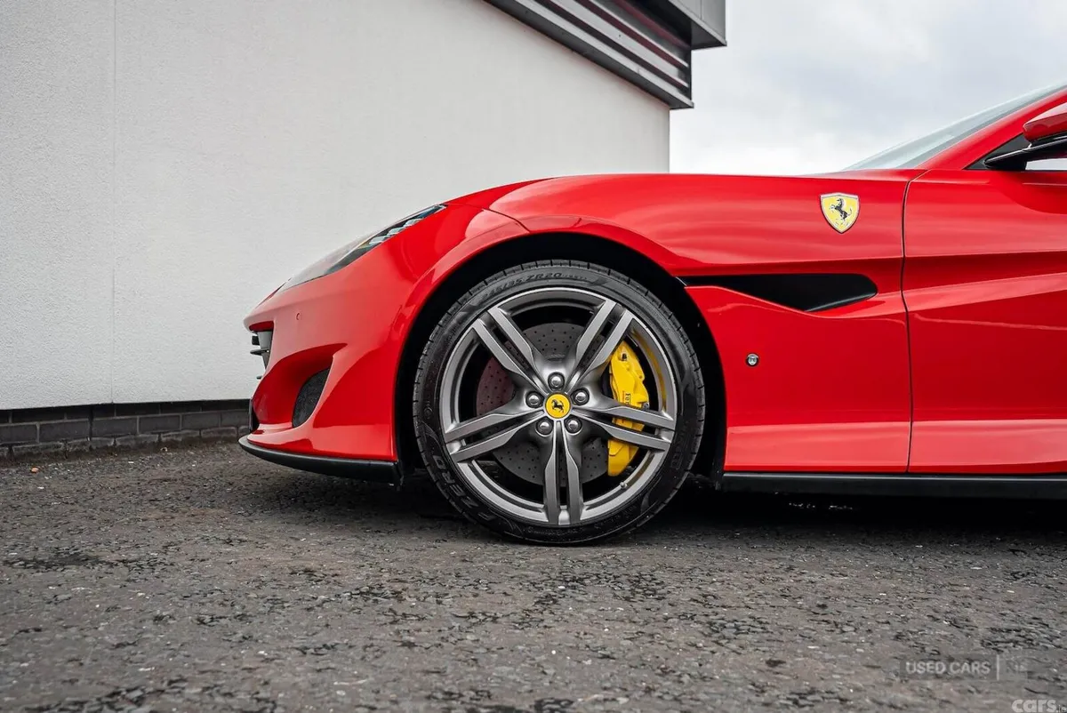 Ferrari Portofino , Petrol, 2019, Red