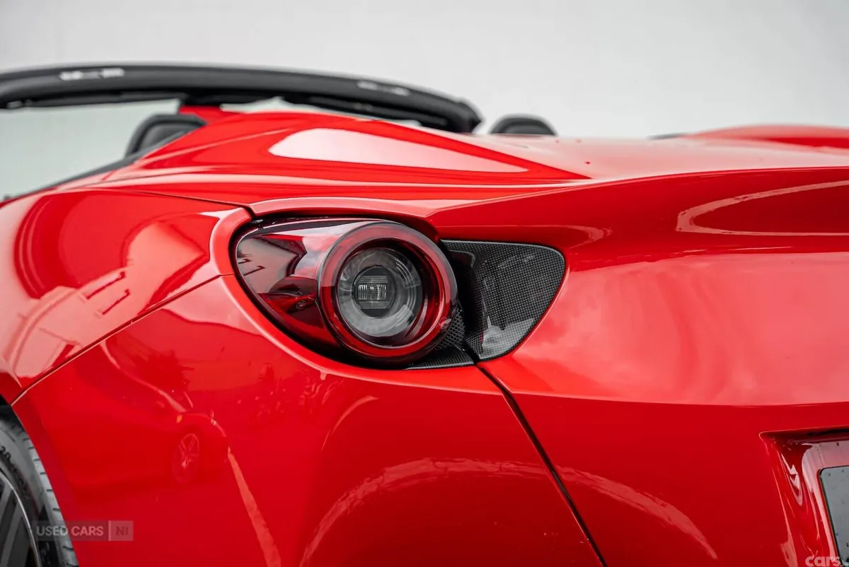 Ferrari Portofino , Petrol, 2019, Red