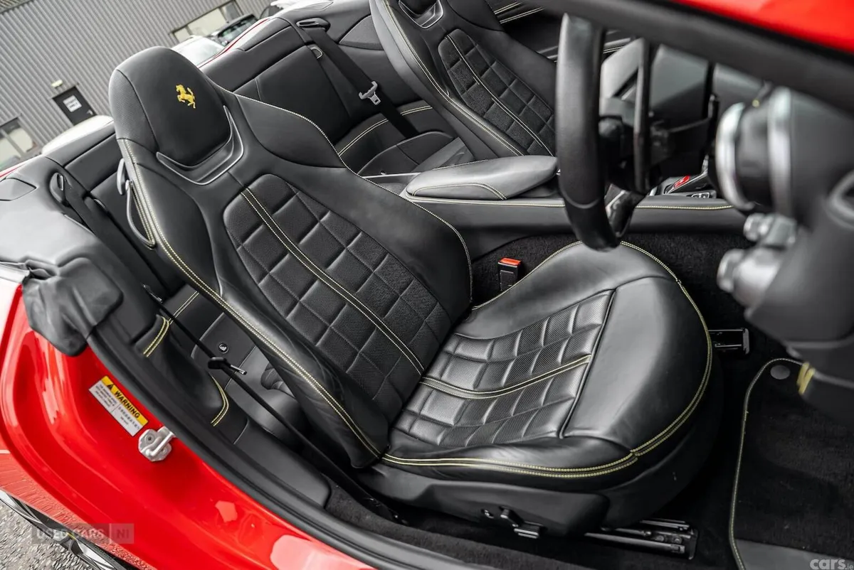 Ferrari Portofino , Petrol, 2019, Red