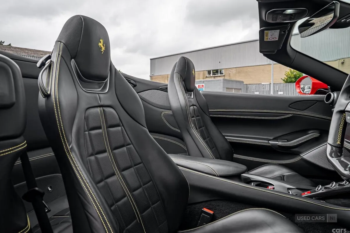 Ferrari Portofino , Petrol, 2019, Red