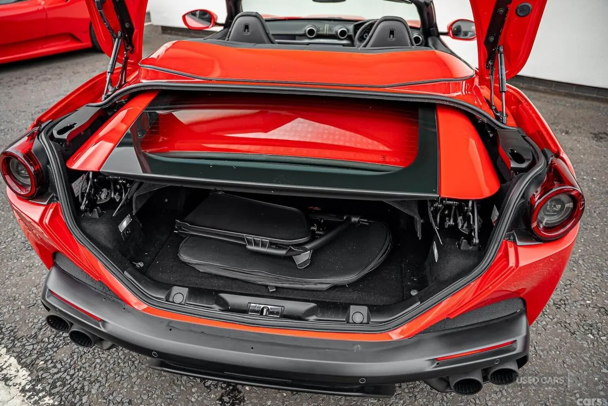 Ferrari Portofino , Petrol, 2019, Red