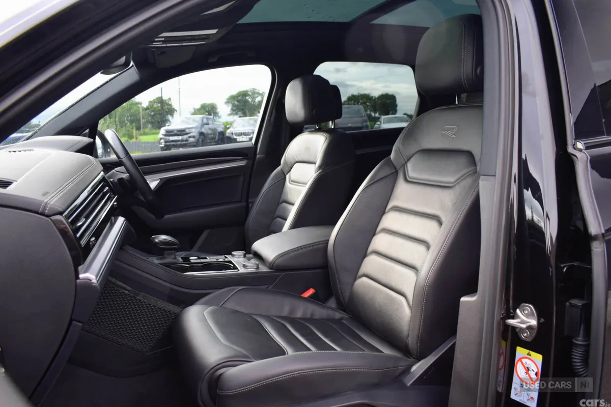 Volkswagen Touareg SUV, Diesel, 2023, Black