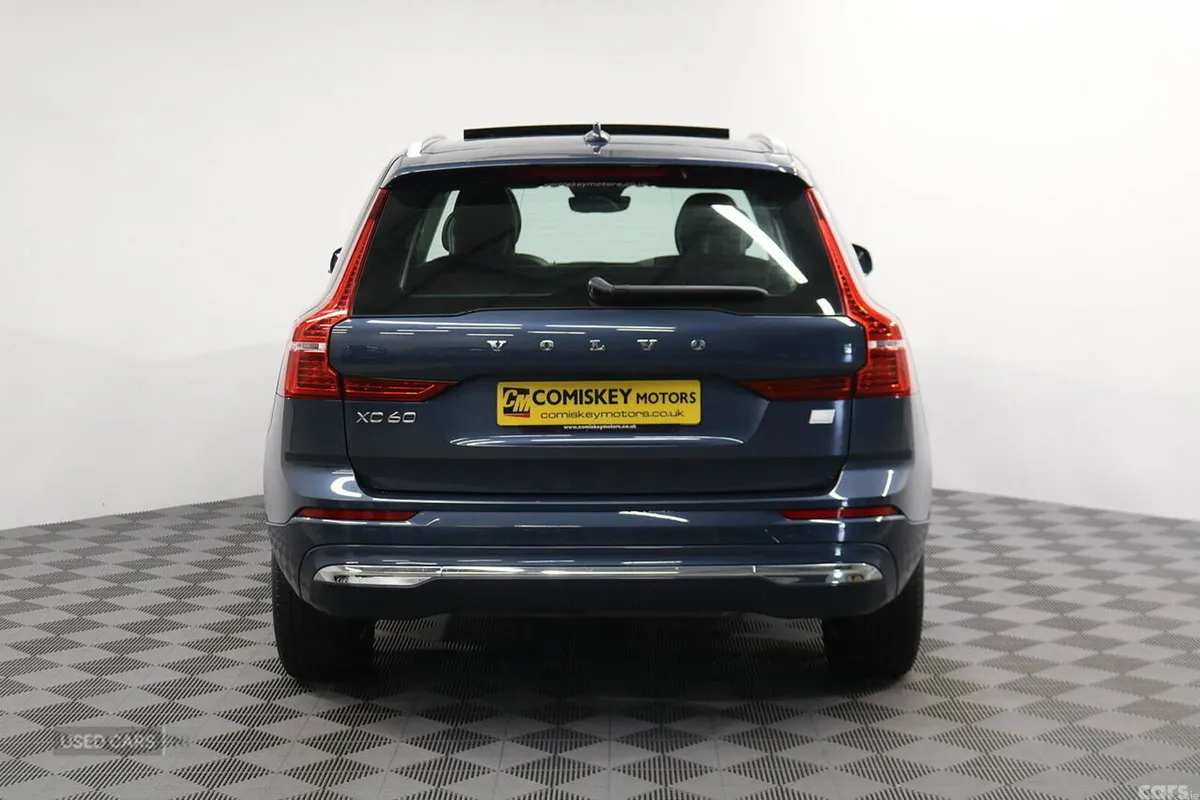 Volvo XC60 SUV, Petrol Hybrid, 2022, Blue