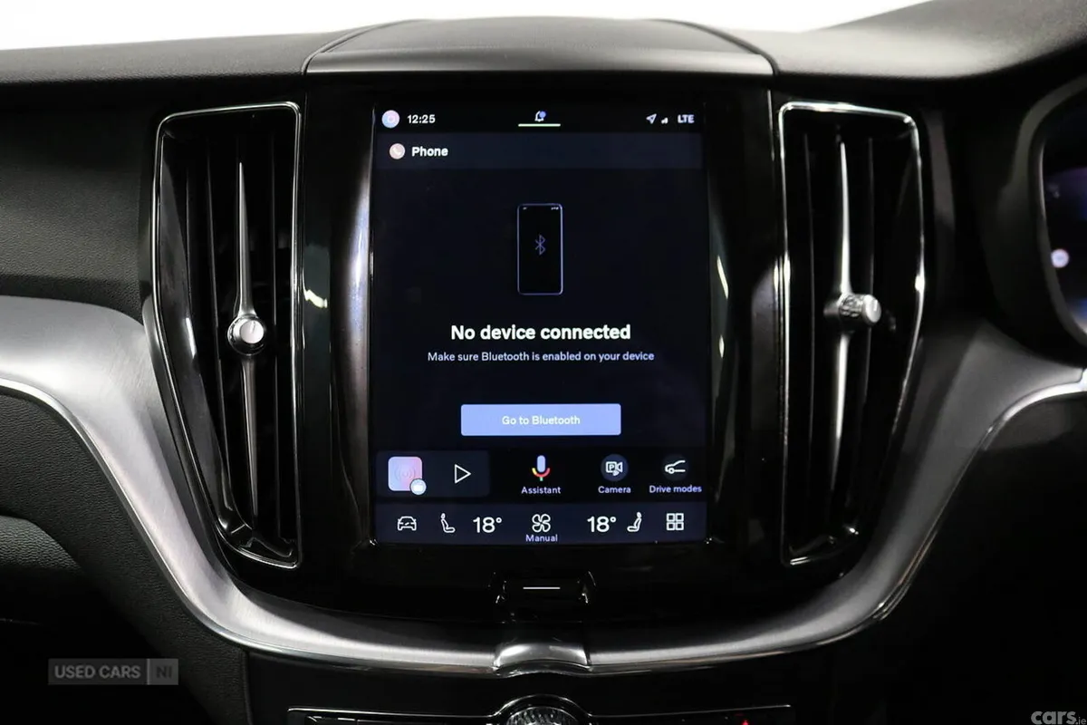 Volvo XC60 SUV, Petrol Hybrid, 2022, Blue