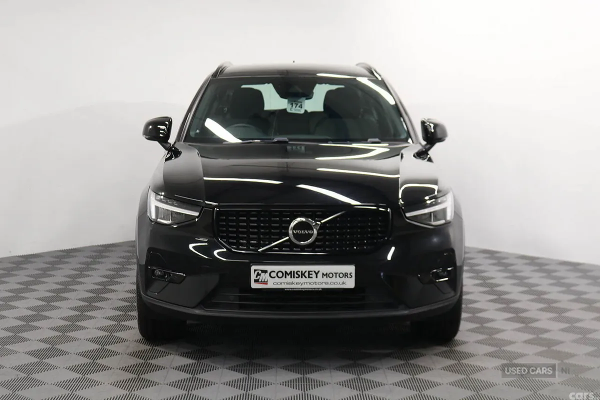 Volvo XC40 SUV, Petrol Hybrid, 2023, Black