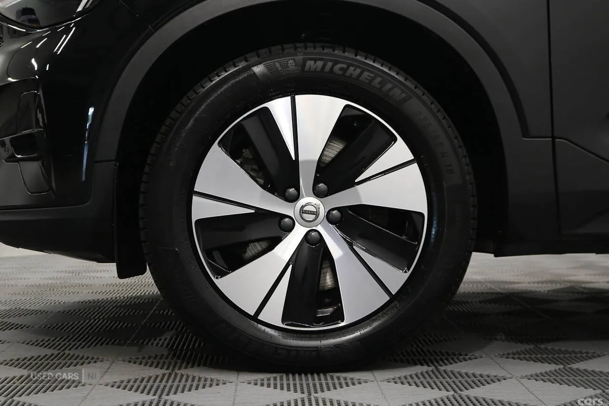 Volvo XC40 SUV, Petrol Hybrid, 2023, Black