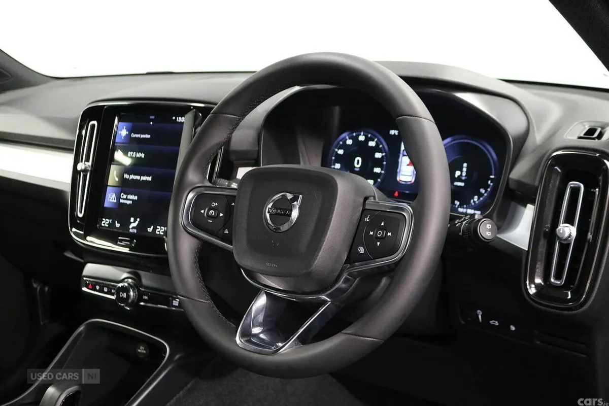 Volvo XC40 SUV, Petrol Hybrid, 2023, Black
