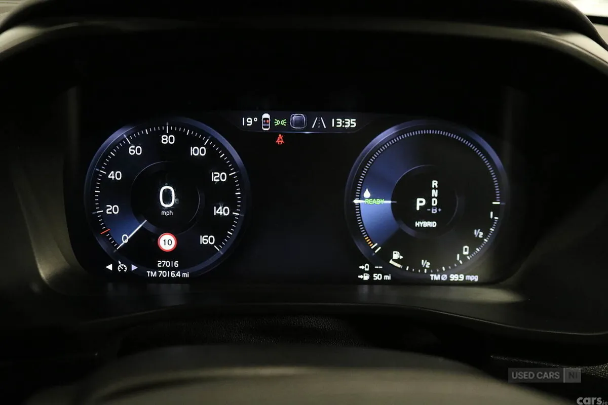 Volvo XC40 SUV, Petrol Hybrid, 2023, Black