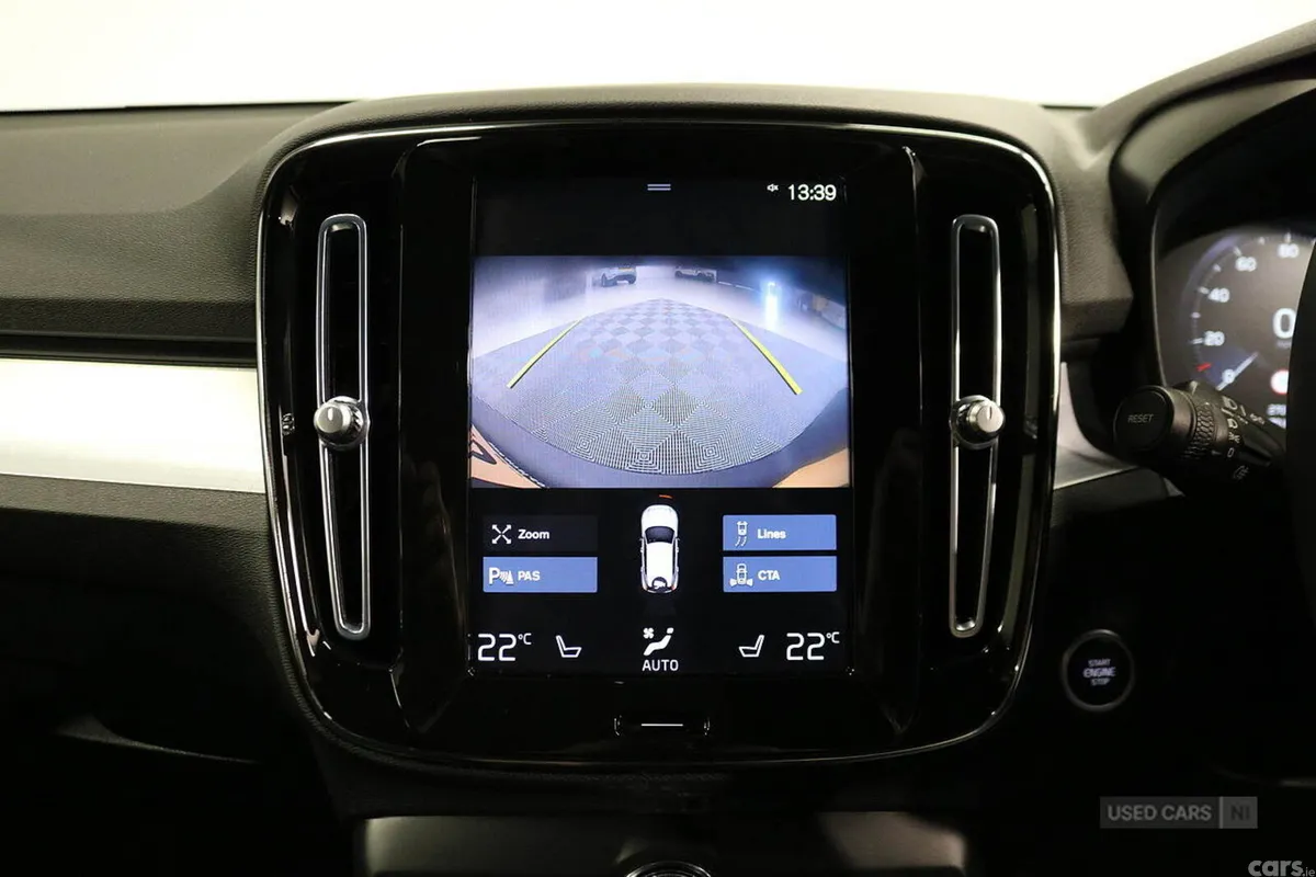 Volvo XC40 SUV, Petrol Hybrid, 2023, Black