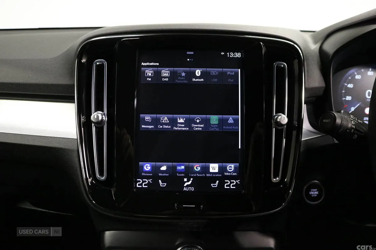 Volvo XC40 SUV, Petrol Hybrid, 2023, Black