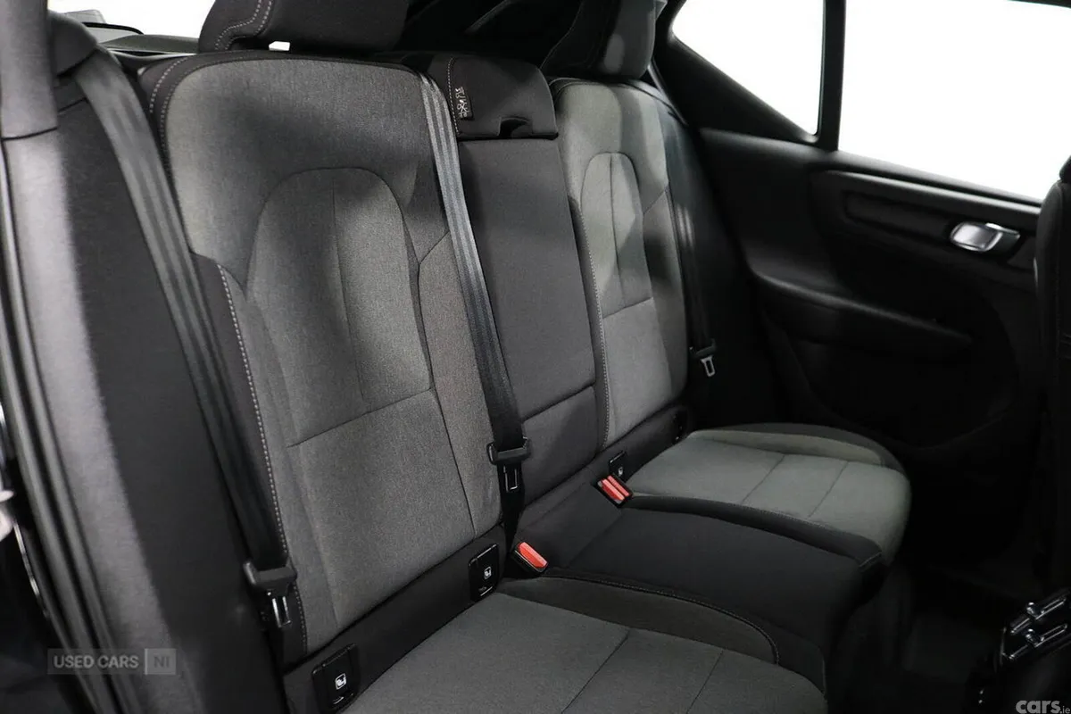 Volvo XC40 SUV, Petrol Hybrid, 2023, Black