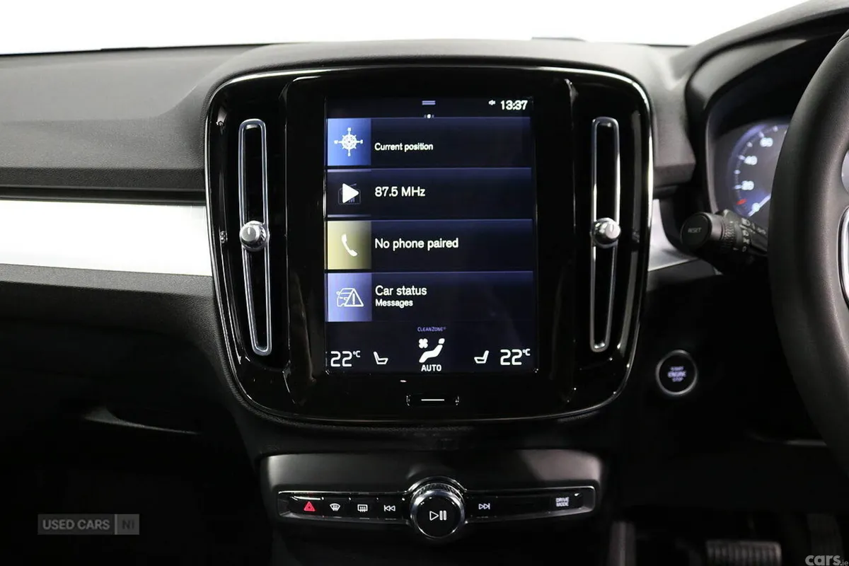 Volvo XC40 SUV, Petrol Hybrid, 2023, Black