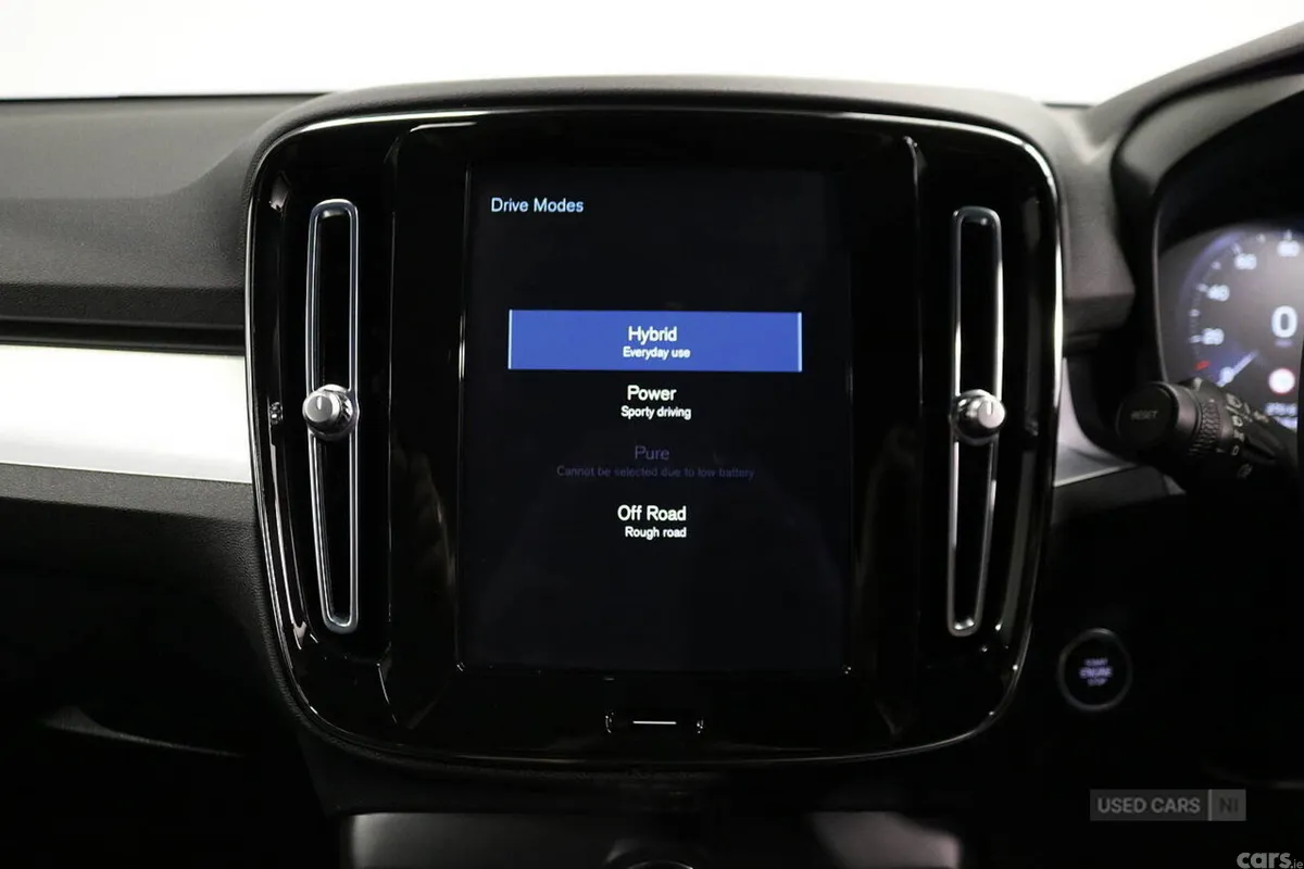 Volvo XC40 SUV, Petrol Hybrid, 2023, Black
