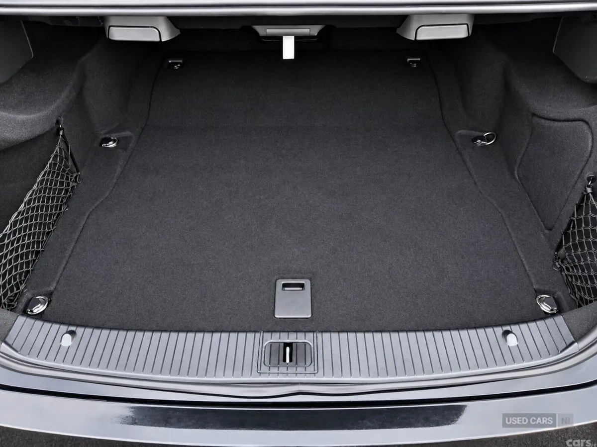 Mercedes-Benz E-Class , Petrol, 2013, Black