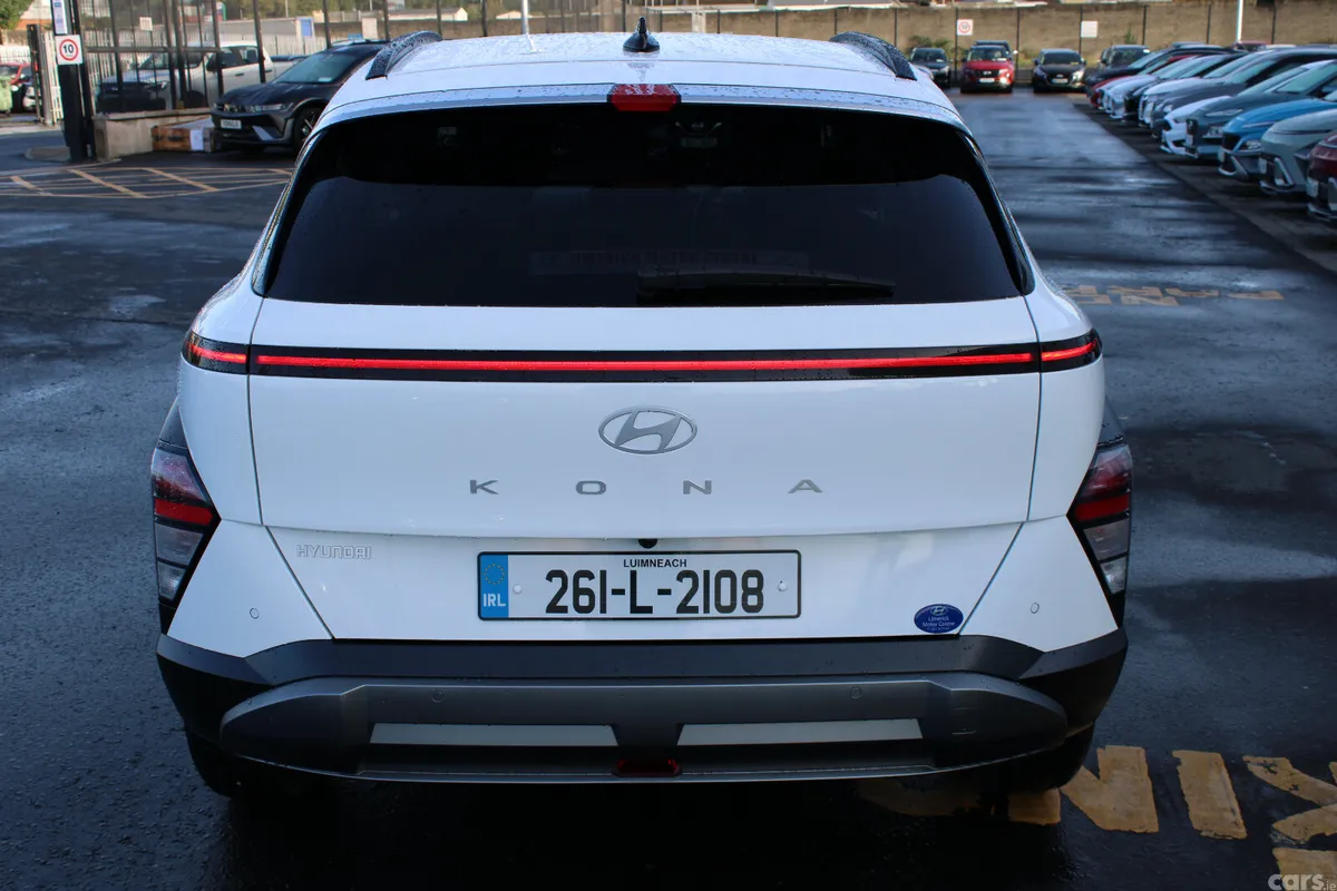 Hyundai KONA MPV, Petrol, 2026, White