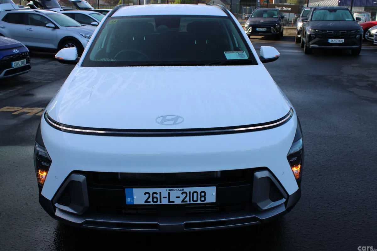 Hyundai KONA MPV, Petrol, 2026, White