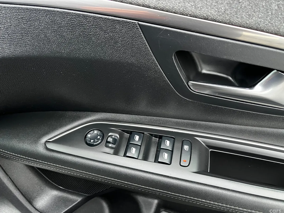 Peugeot 3008 SUV, Petrol, 2020, White