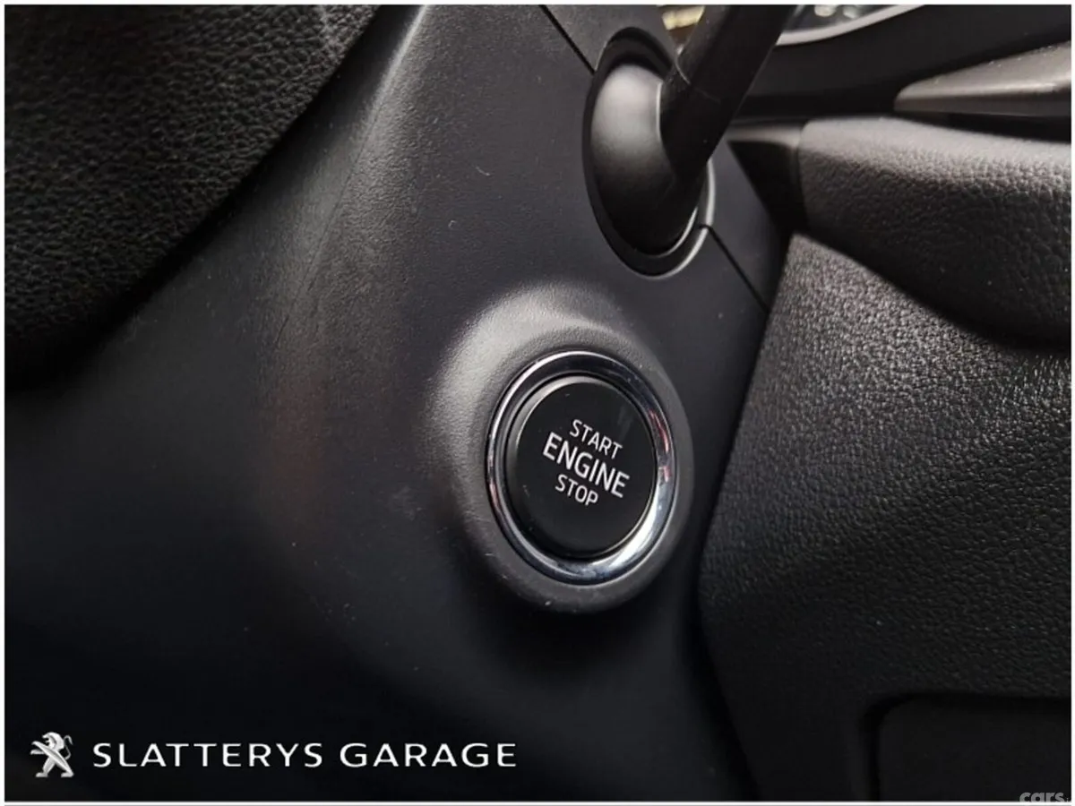 Skoda Octavia Hatchback, Petrol, 2022, Blue