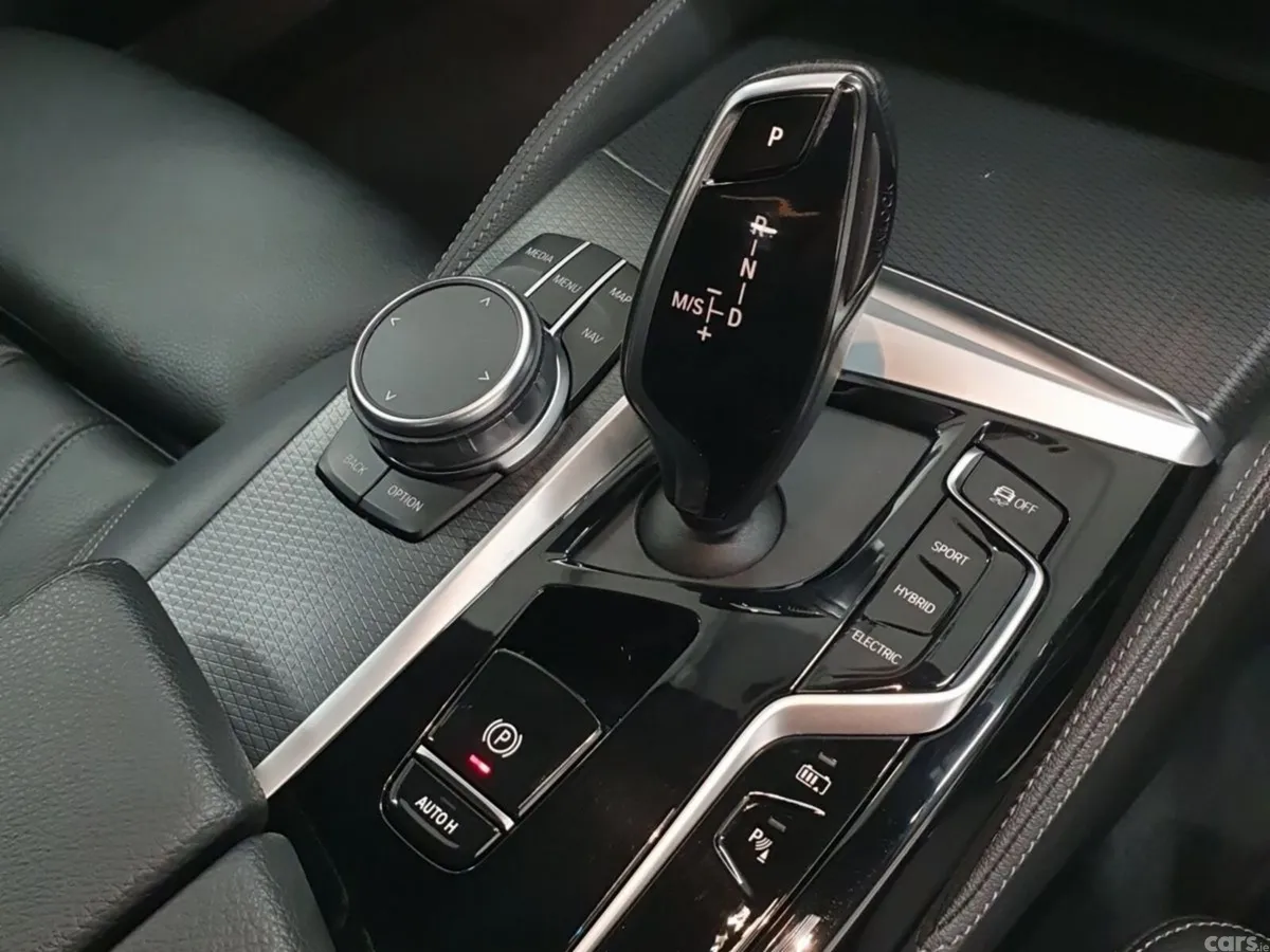 BMW 5-Series Estate, Petrol Plug-in Hybrid, 2024, Grey