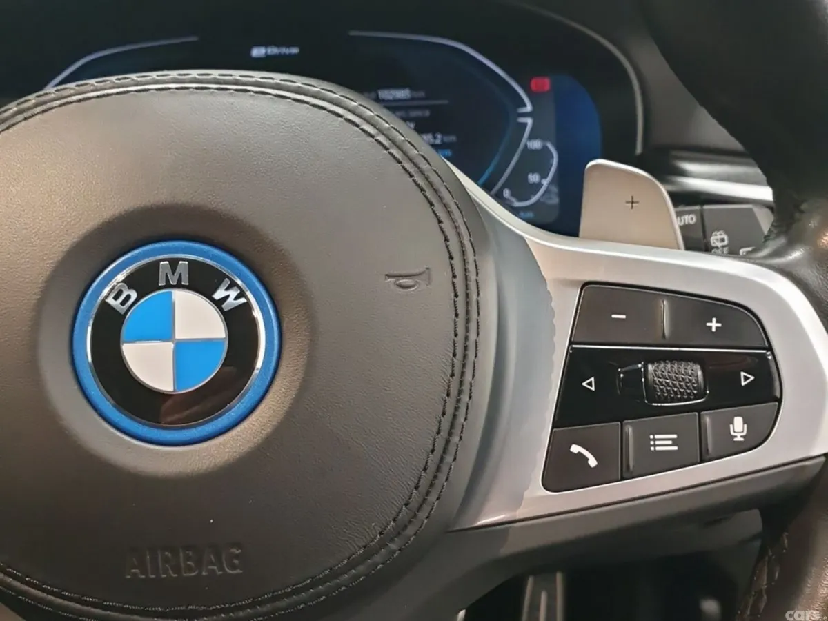 BMW 5-Series Estate, Petrol Plug-in Hybrid, 2024, Grey