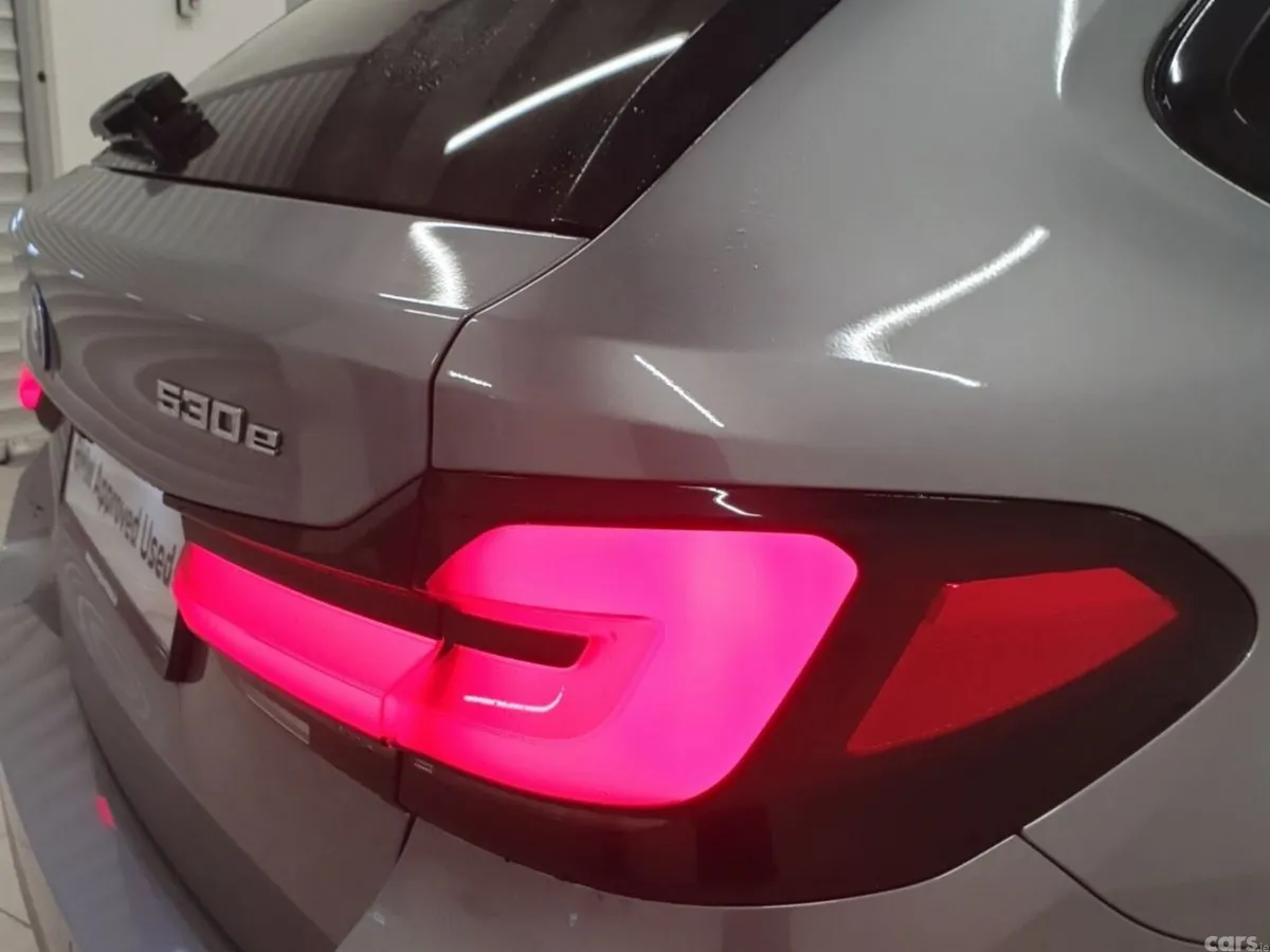 BMW 5-Series Estate, Petrol Plug-in Hybrid, 2024, Grey