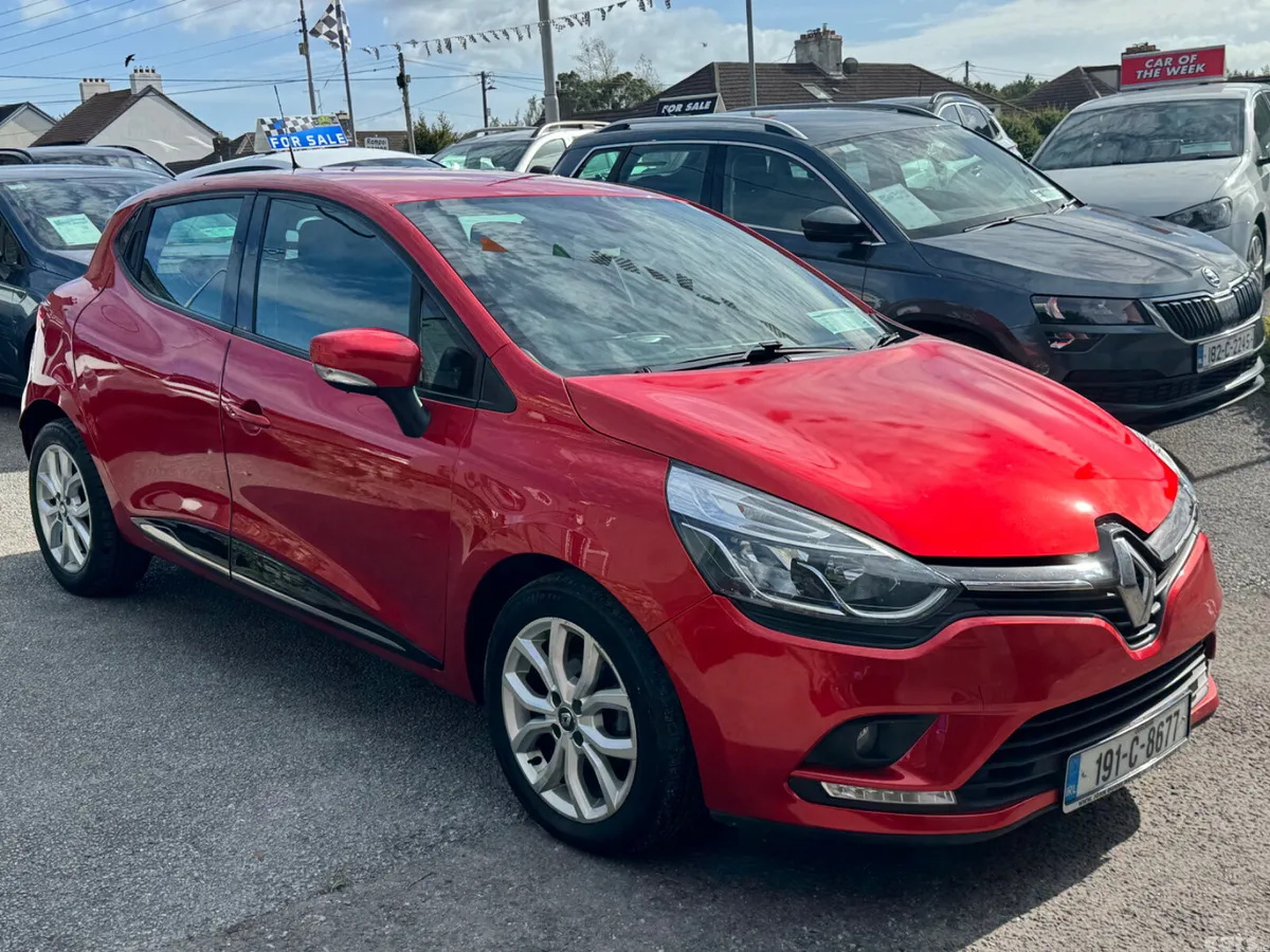 Renault Clio Hatchback, Petrol, 2019, Red