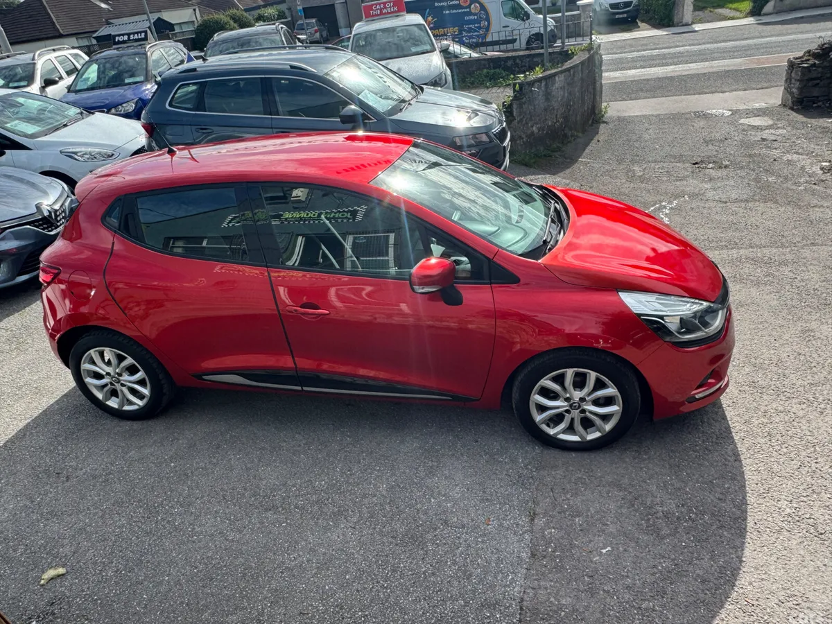 Renault Clio Hatchback, Petrol, 2019, Red