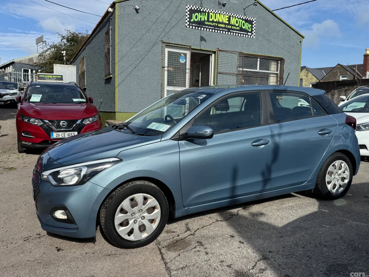 Hyundai i20 Hatchback, Petrol, 2019, Blue