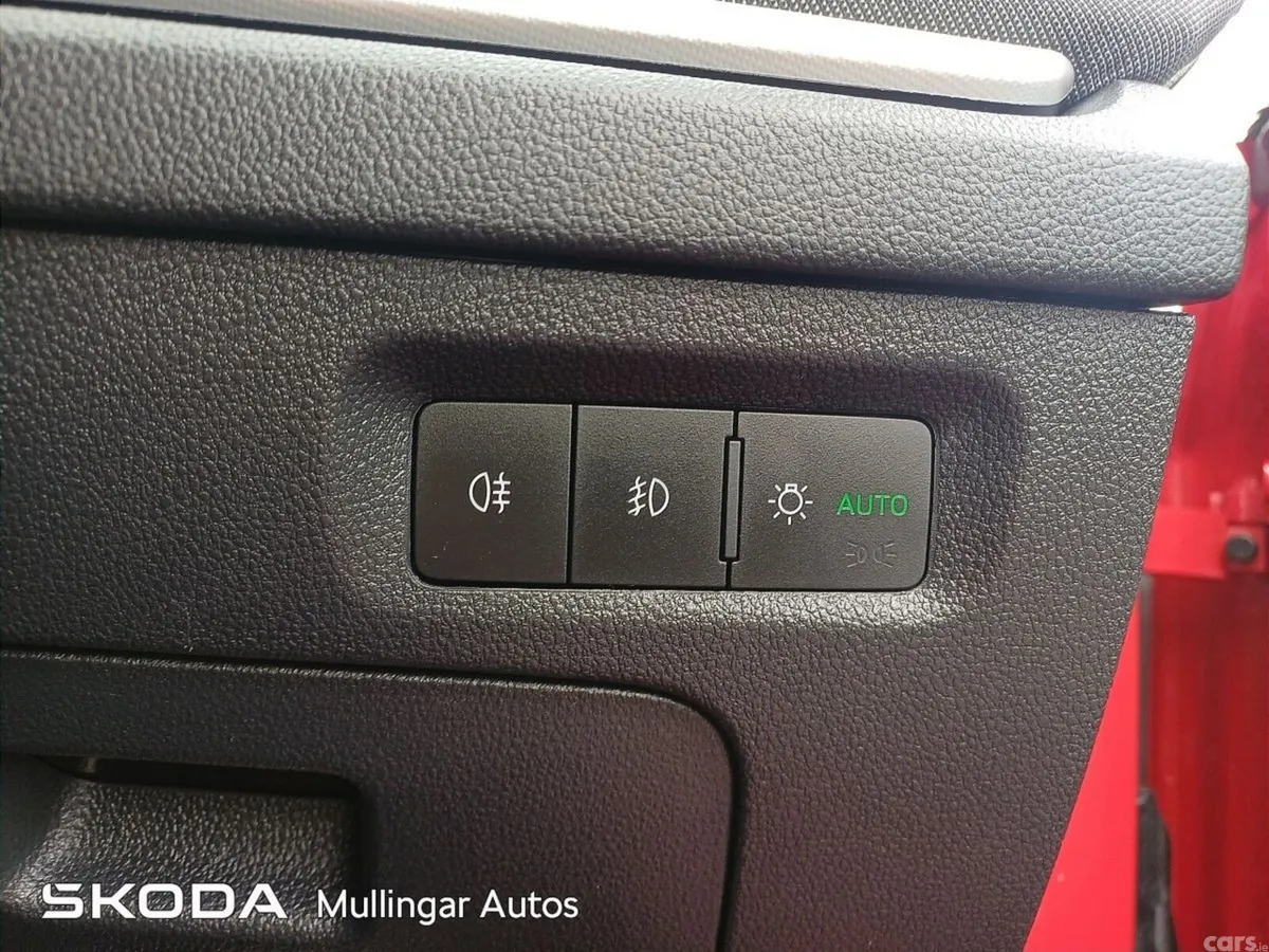 Skoda Octavia Saloon, Petrol, 2024, Red