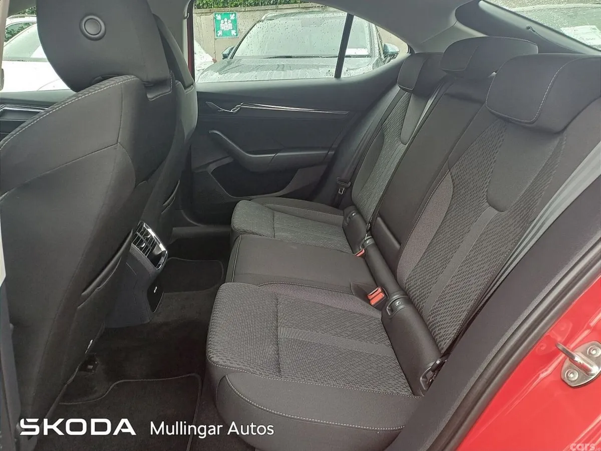 Skoda Octavia Saloon, Petrol, 2024, Red