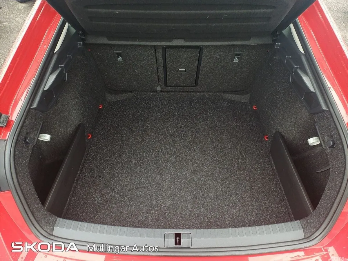 Skoda Octavia Saloon, Petrol, 2024, Red