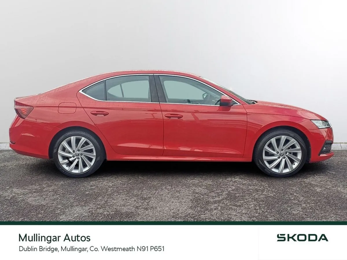 Skoda Octavia Saloon, Petrol, 2024, Red