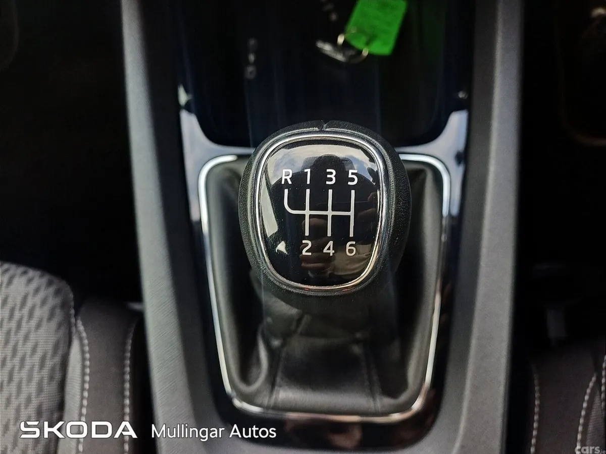 Skoda Octavia Saloon, Petrol, 2024, Red