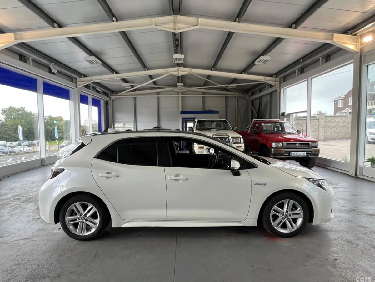 Toyota Corolla Hatchback, Petrol Hybrid, 2019, White
