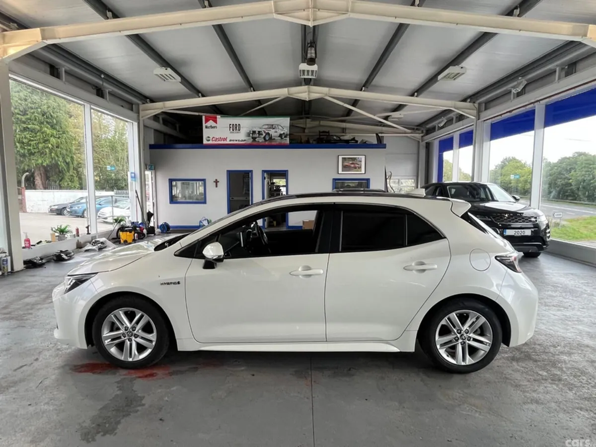 Toyota Corolla Hatchback, Petrol Hybrid, 2019, White