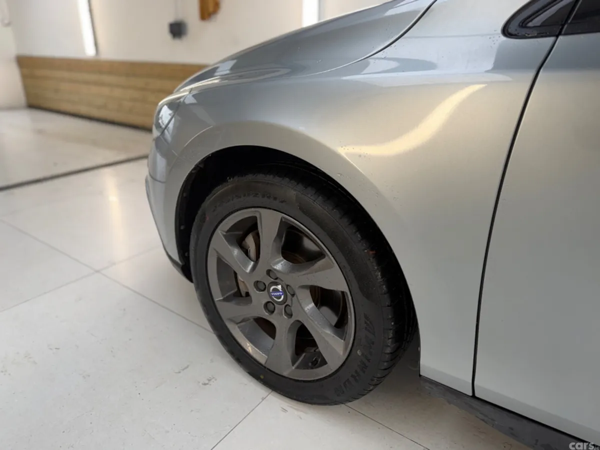 Volvo V40 Hatchback, Diesel, 2016, Silver