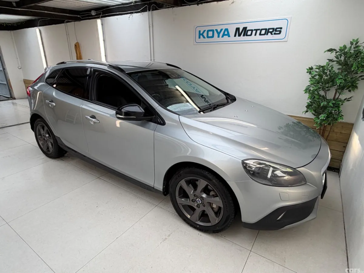 Volvo V40 Hatchback, Diesel, 2016, Silver