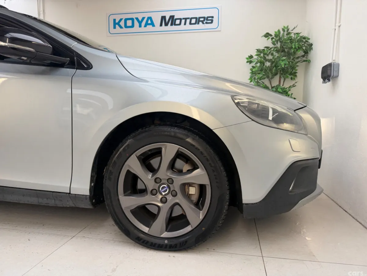 Volvo V40 Hatchback, Diesel, 2016, Silver