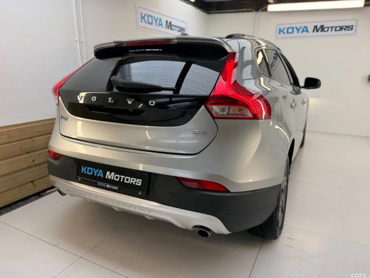 Volvo V40 Hatchback, Diesel, 2016, Silver