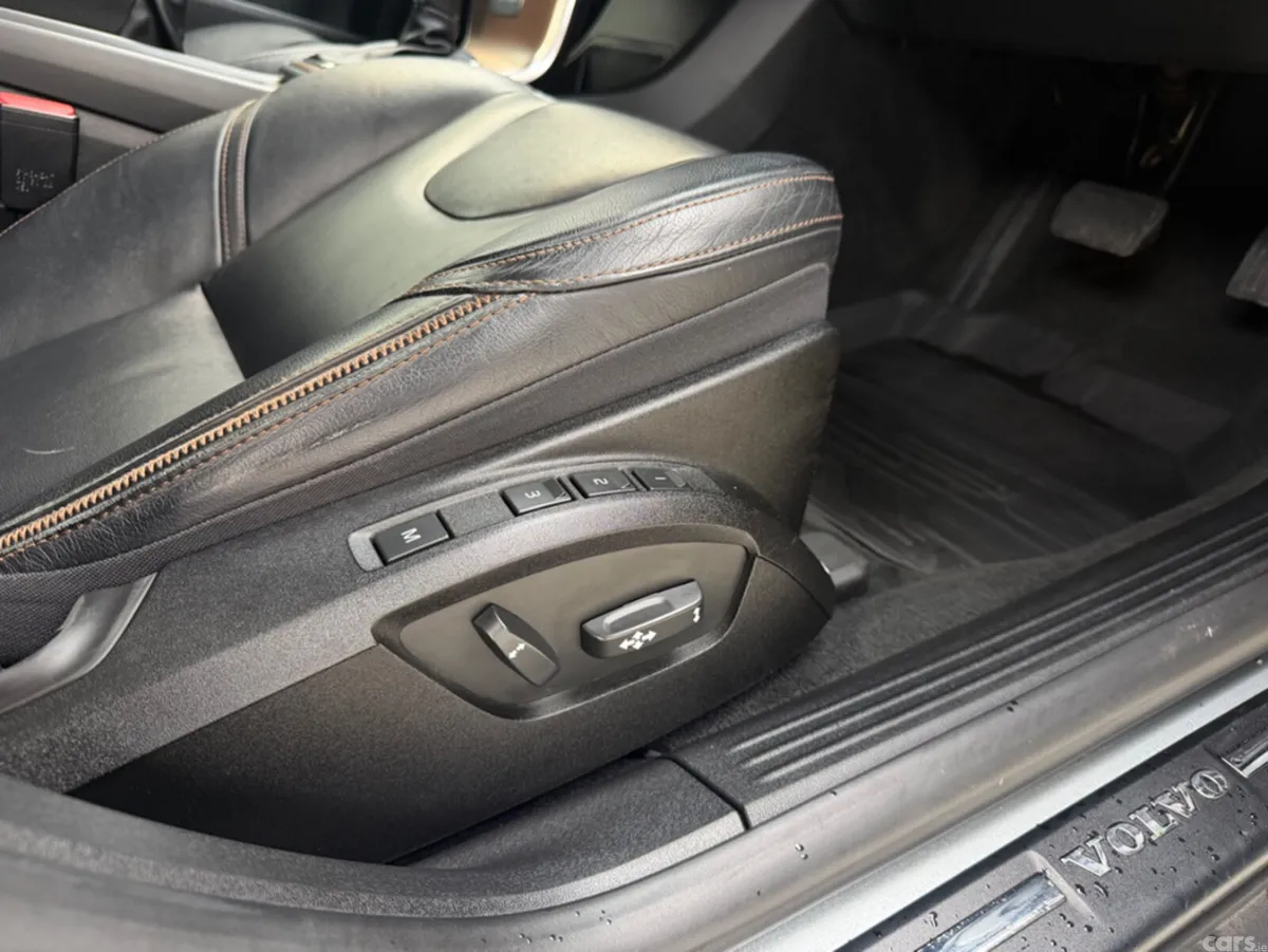 Volvo V40 Hatchback, Diesel, 2016, Silver