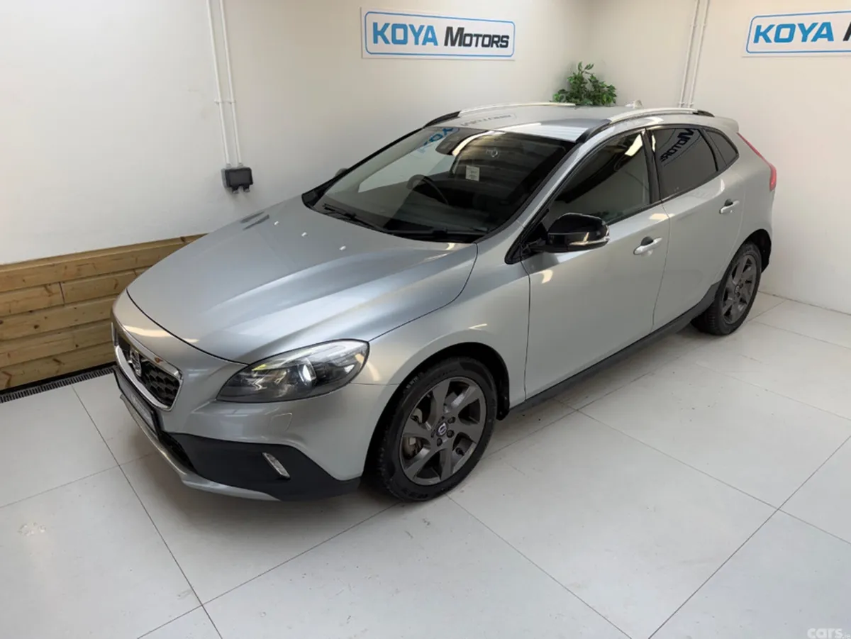 Volvo V40 Hatchback, Diesel, 2016, Silver