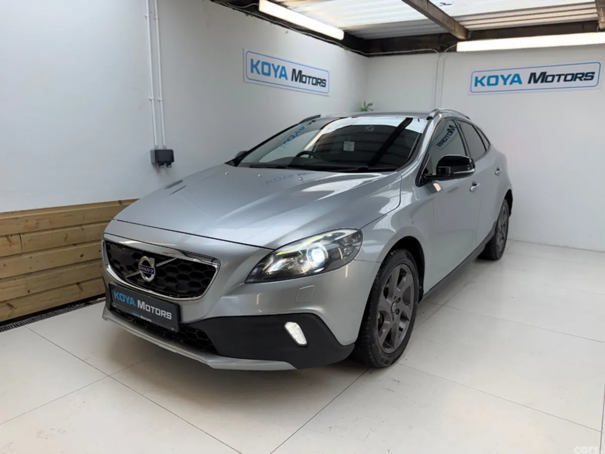 Volvo V40 Hatchback, Diesel, 2016, Silver