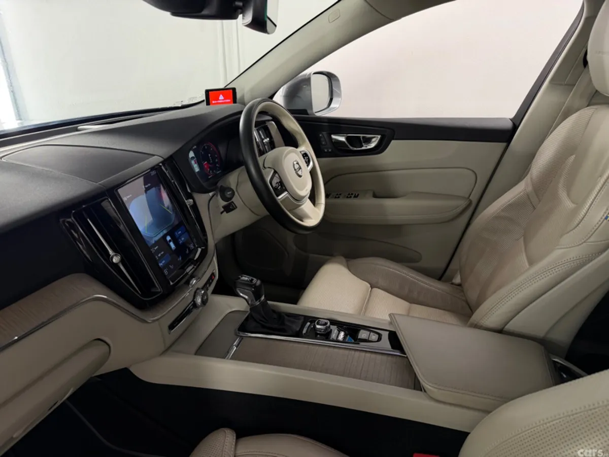 Volvo XC60 SUV, Diesel, 2018, Silver