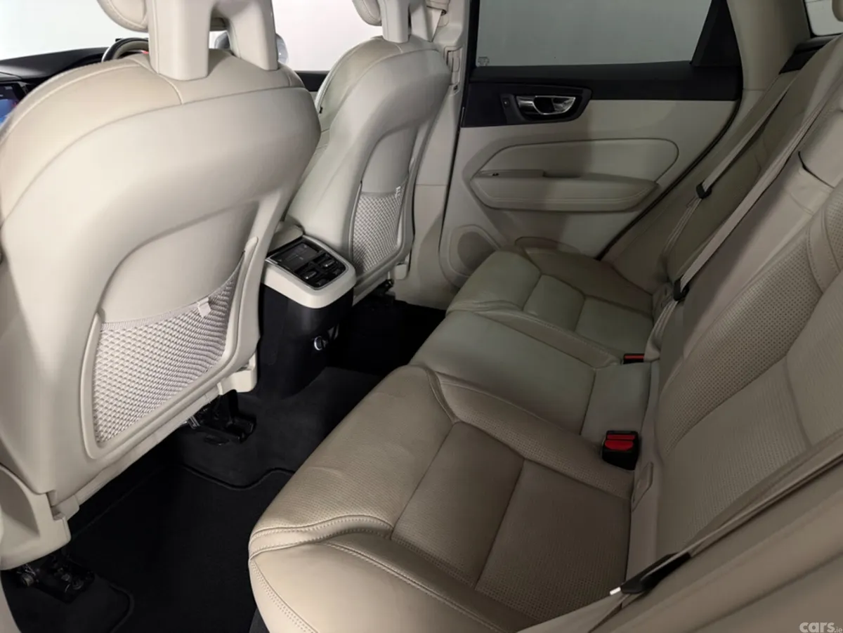 Volvo XC60 SUV, Diesel, 2018, Silver