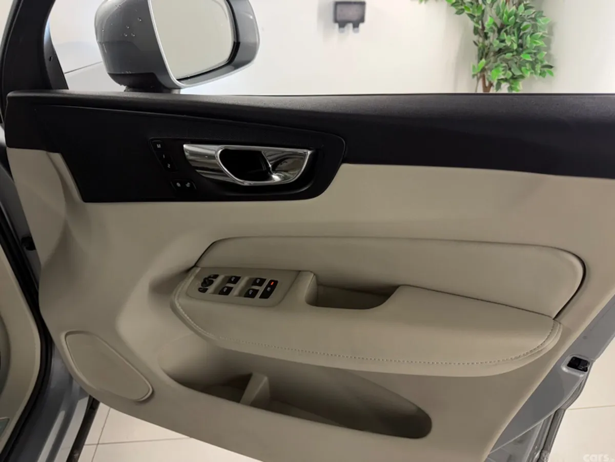 Volvo XC60 SUV, Diesel, 2018, Silver